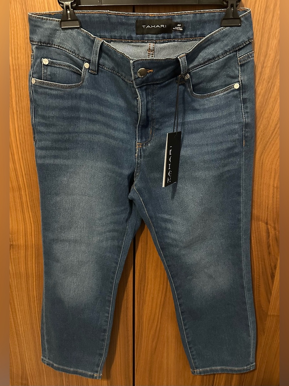 Tahari Crop seta silk Jeans